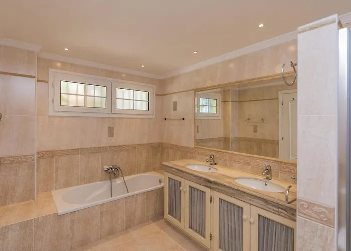 Casa Isabella ヴィラ マルベーリャ